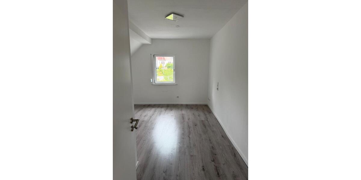 Mehrfamilienhaus, Wohnhaus Reichshof - 5 Zimmer, 135 m&sup2;, 275.000&euro; | Angebot:26906435