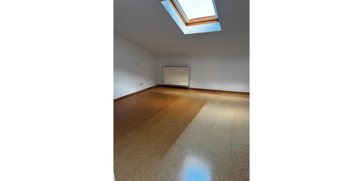 Dachgeschoßwohnung Lüdenscheid Staberg - 3 Zimmer, 96 m&sup2;, 750&euro; | Angebot:25234448