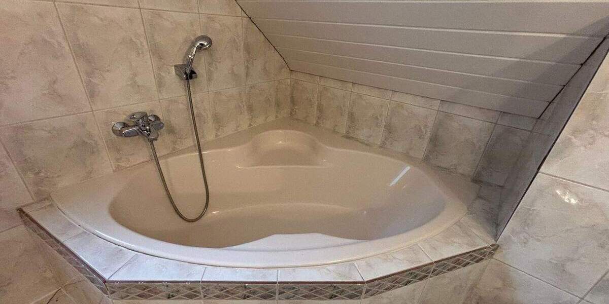 Doppelhaushälfte Reichshof Berghausen - 4 Zimmer, 145 m&sup2;, 279.000&euro; | Angebot:25796670