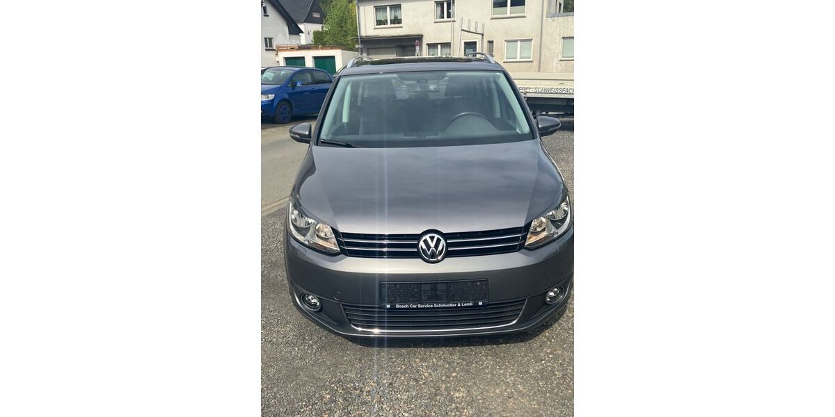 VW Touran 210.000 km 9.900 &euro; Sundern 59846