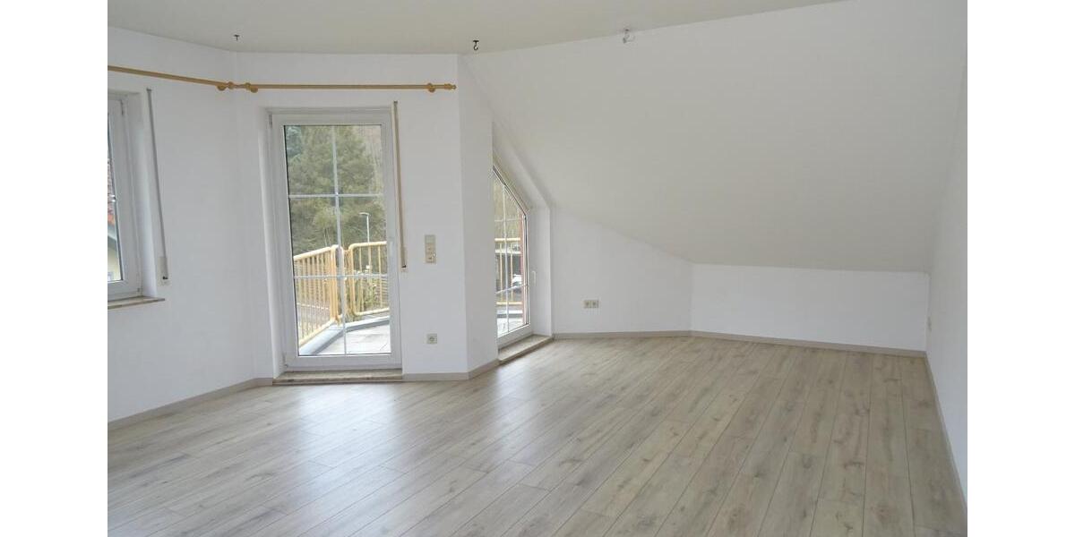 Dachgeschoßwohnung Herscheid - 3 Zimmer, 88 m&sup2;, 545&euro; | Angebot:25148818