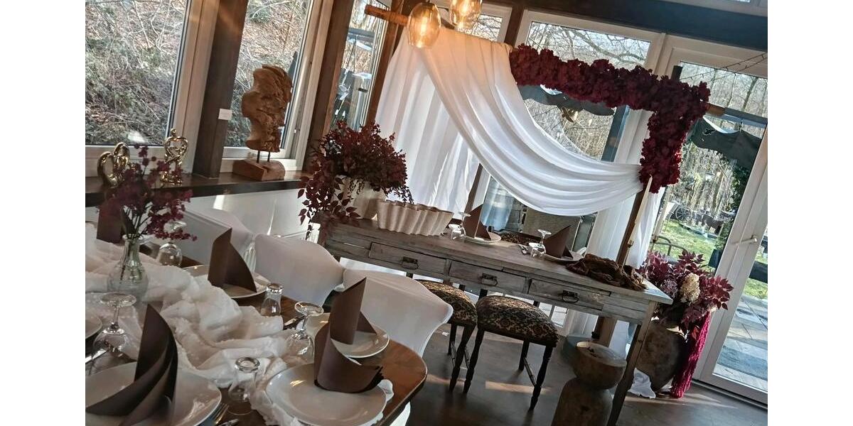 Einfamilienhaus Radevormwald - 8 Zimmer, 350 m&sup2;, 3.900&euro; | Angebot:25957722