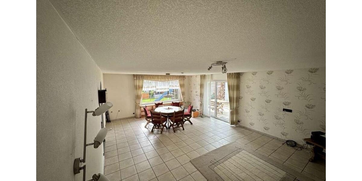 Erdgeschoßwohnung Engelskirchen - 2.5 Zimmer, 105 m&sup2;, 1.000&euro; | Angebot:26156665