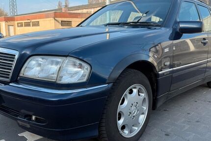 Mercedes-Benz C 180 234.904 km 1.850 &euro; Radevormwald 42477