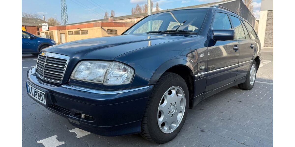 Mercedes-Benz C 180 234.904 km 1.850 &euro; Radevormwald 42477