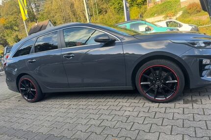 Kia ceed Sportswagon 65.000 km 19.999 &euro; Gummersbach 51645