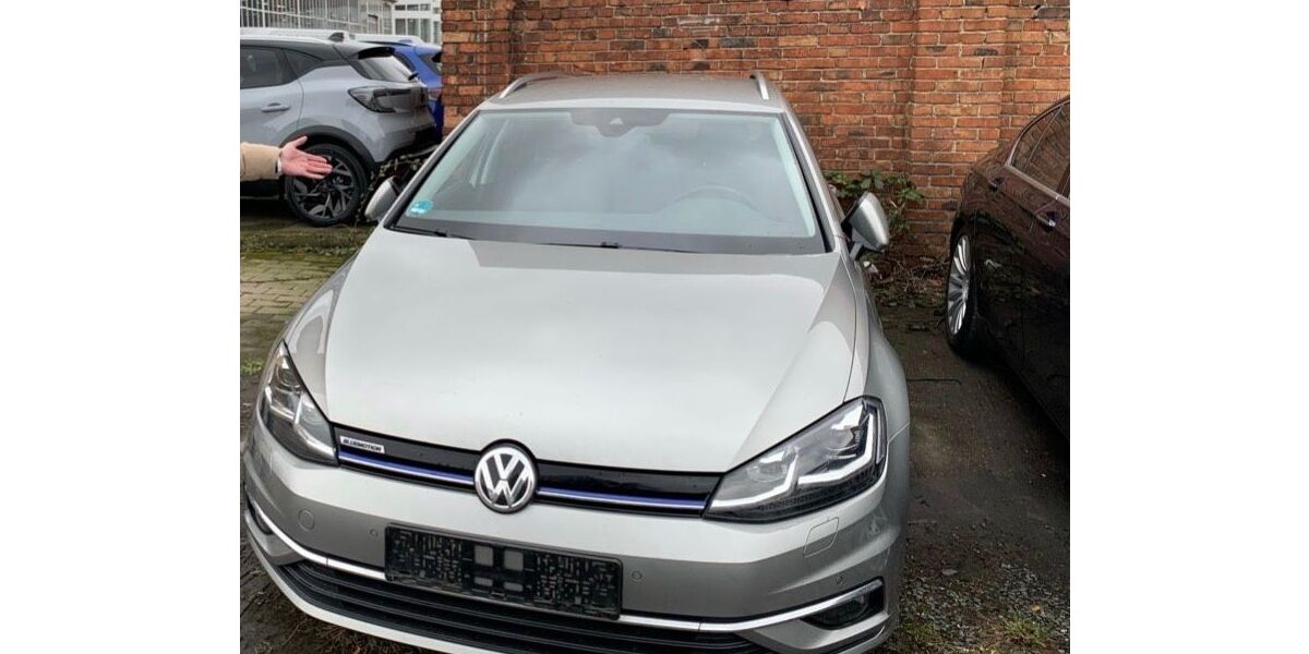 VW Golf 94.000 km 15.500 &euro; Menden 58706