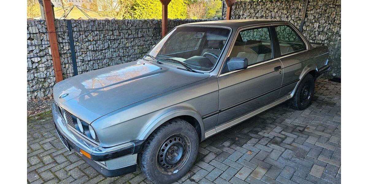 BMW 325 387.918 km 12.500 &euro; Halver 58553