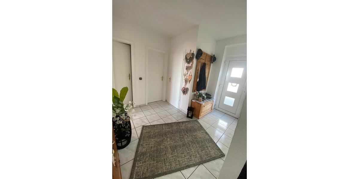 Etagenwohnung Bergneustadt - 3 Zimmer, 81 m&sup2;, 179.000&euro; | Angebot:26765892