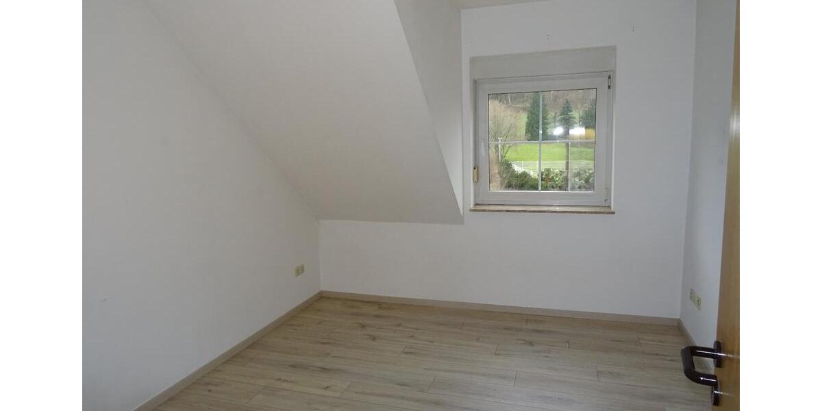 Dachgeschoßwohnung Herscheid - 3 Zimmer, 88 m&sup2;, 545&euro; | Angebot:25148818