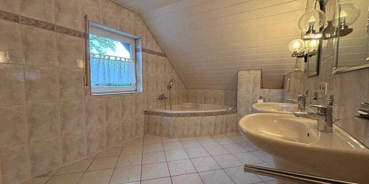 Etagenwohnung Reichshof Berghausen - 4 Zimmer, 279.000&euro; | Angebot:25726078