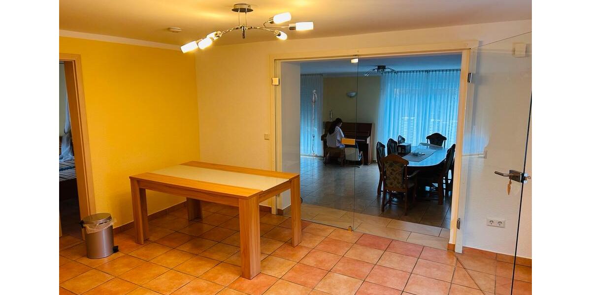 Erdgeschoßwohnung Gummersbach Berstig Süd - 3 Zimmer, 110 m&sup2;, 1.100&euro; | Angebot:25650048