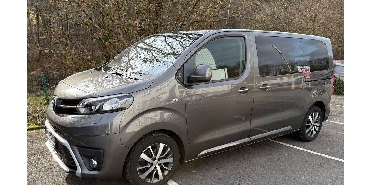 Toyota Proace (Verso) 127.500 km 24.990 &euro; Gummersbach 51645