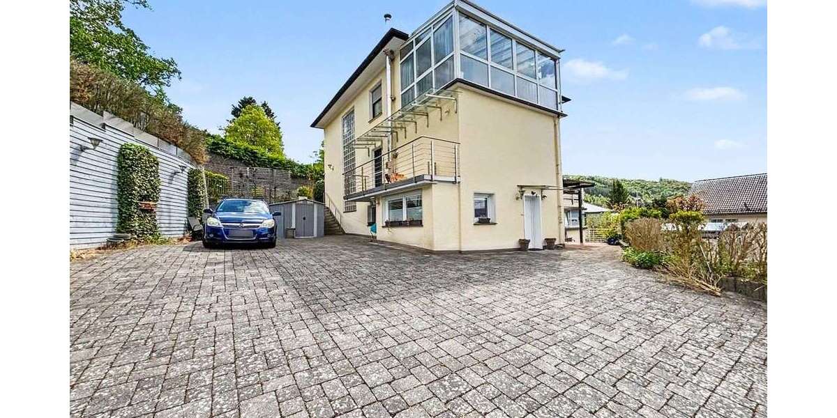 Einfamilienhaus Plettenberg - 8 Zimmer, 242 m&sup2;, 699.000&euro; | Angebot:26693903