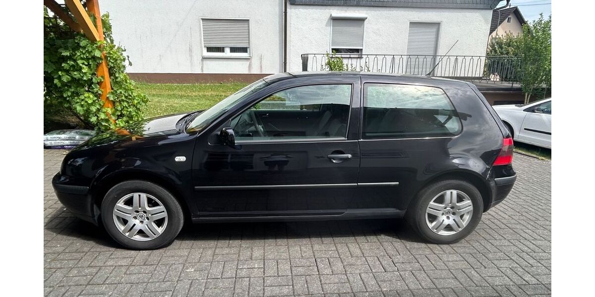 VW Golf 221.000 km 1.750 &euro; Reichshof Berghausen 51580