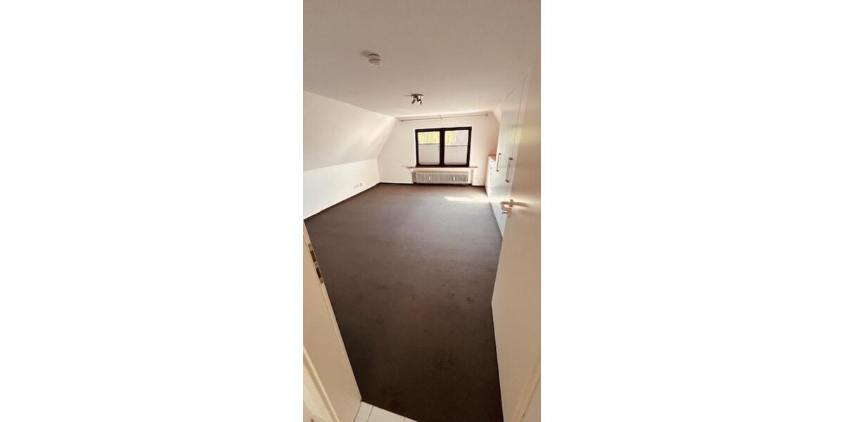 Etagenwohnung Halver - 3 Zimmer, 117 m&sup2;, 900&euro; | Angebot:23226715