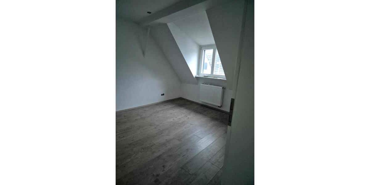 Dachgeschoßwohnung Lüdenscheid - 3 Zimmer, 80 m&sup2;, 550&euro; | Angebot:25207107