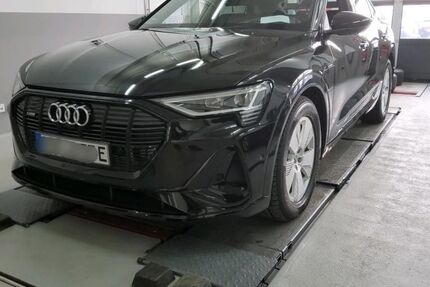 Audi e-tron 38.443 km 36.635 &euro; Hagen 58091