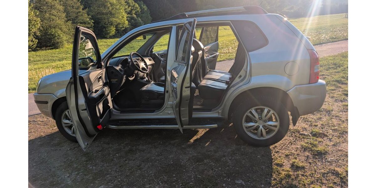 Hyundai TUCSON 202.000 km 3.200 &euro; Finnentrop 57413