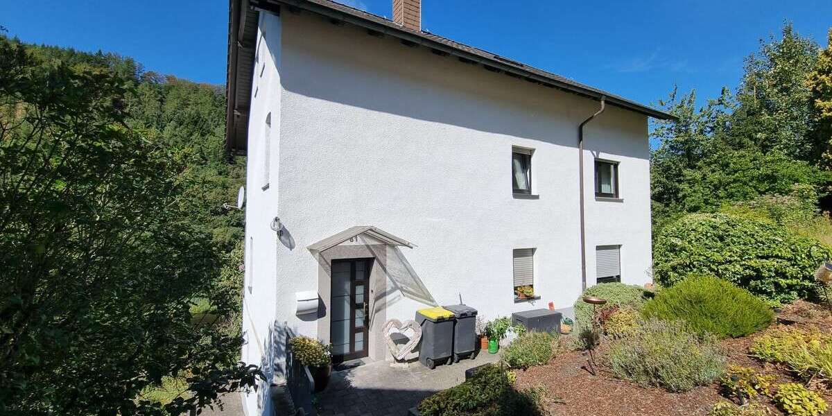 Einfamilienhaus Altena - 11 Zimmer, 210 m&sup2;, 268.000&euro; | Angebot:27552072