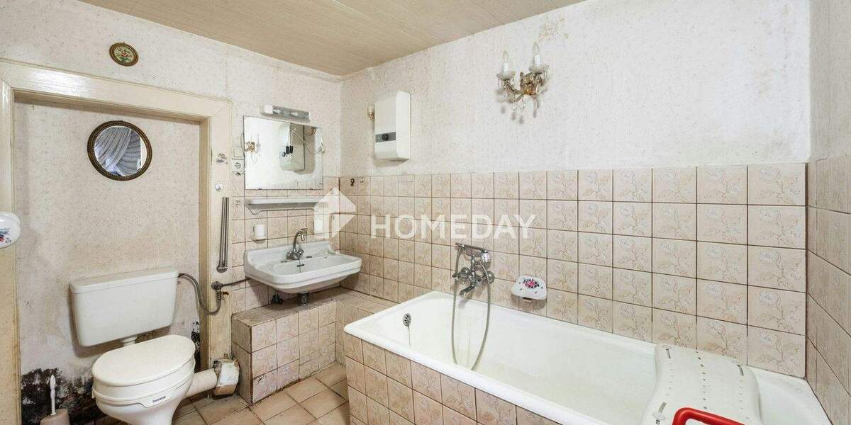 Reihenmittelhaus Gummersbach Hesselbach - 5 Zimmer, 100 m&sup2;, 79.000&euro; | Angebot:25697576