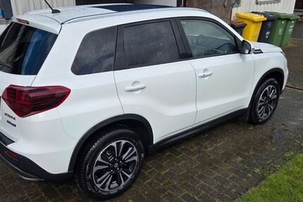 Suzuki Vitara 17.300 km 21.900 &euro; Finnentrop 57413