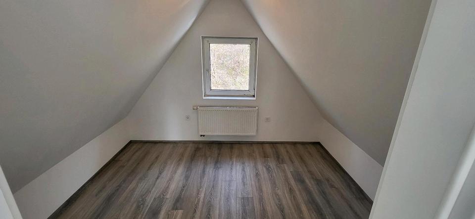 Etagenwohnung Engelskirchen - 4.5 Zimmer, 100 m&sup2;, 1.000&euro; | Angebot:25406261
