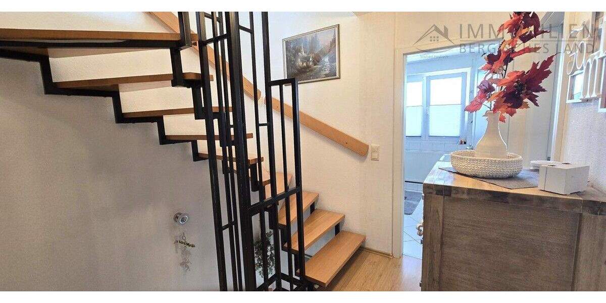 Doppelhaushälfte Hückeswagen Wiehagen - 5 Zimmer, 120 m&sup2;, 425.000&euro; | Angebot:25800230