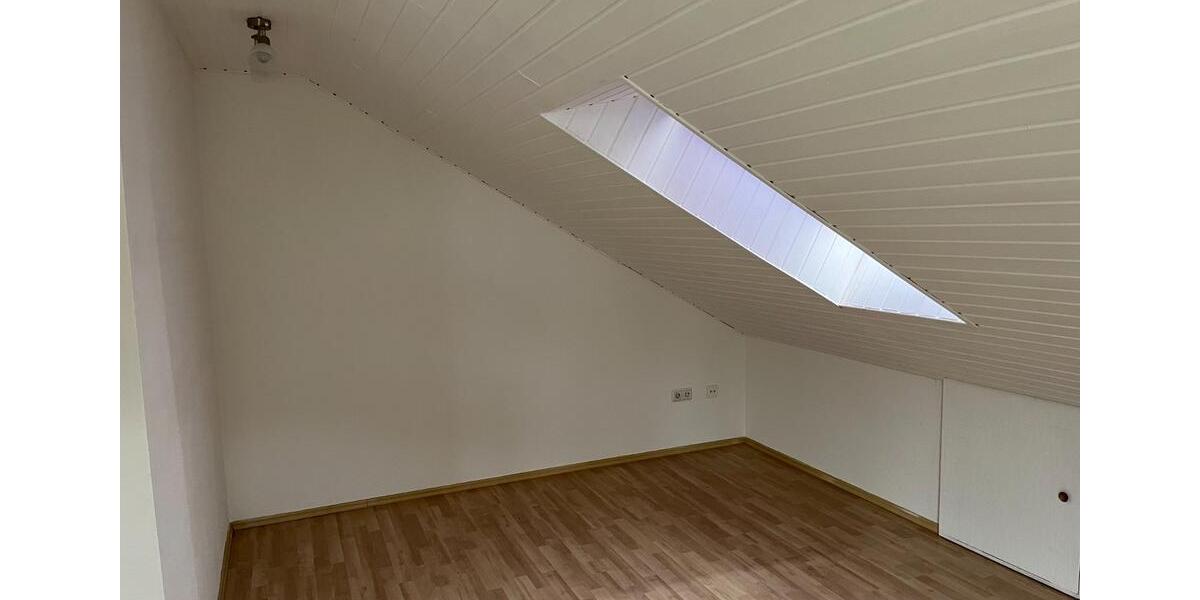 Dachgeschoßwohnung Engelskirchen - 3 Zimmer, 750&euro; | Angebot:22266503