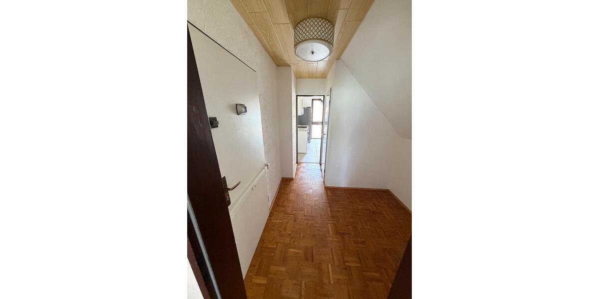 Dachgeschoßwohnung Lüdenscheid - 3.5 Zimmer, 86 m&sup2;, 700&euro; | Angebot:26699637