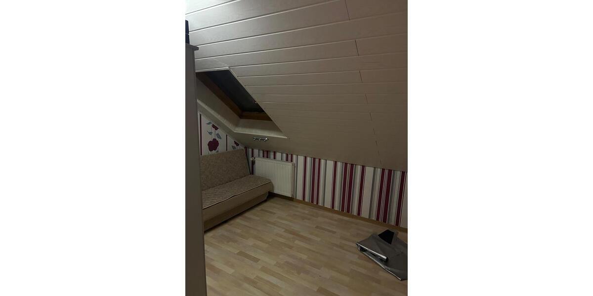 Dachgeschoßwohnung Meinerzhagen - 4 Zimmer, 79 m&sup2;, 450&euro; | Angebot:25370613