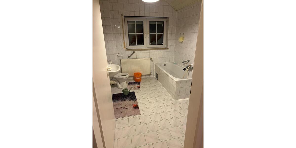 Dachgeschoßwohnung Meinerzhagen - 4 Zimmer, 79 m&sup2;, 450&euro; | Angebot:25370613