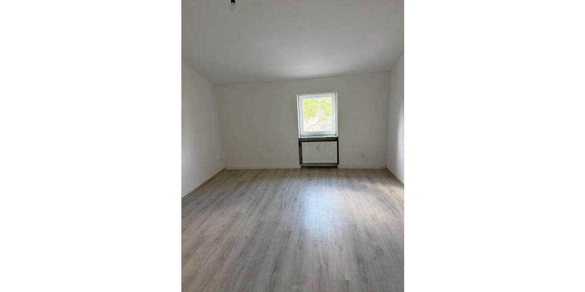 Dachgeschoßwohnung Iserlohn Grüne - 3 Zimmer, 67 m&sup2;, 700&euro; | Angebot:26265954