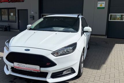 Ford Focus 100.000 km 14.390 &euro; Finnentrop 57413