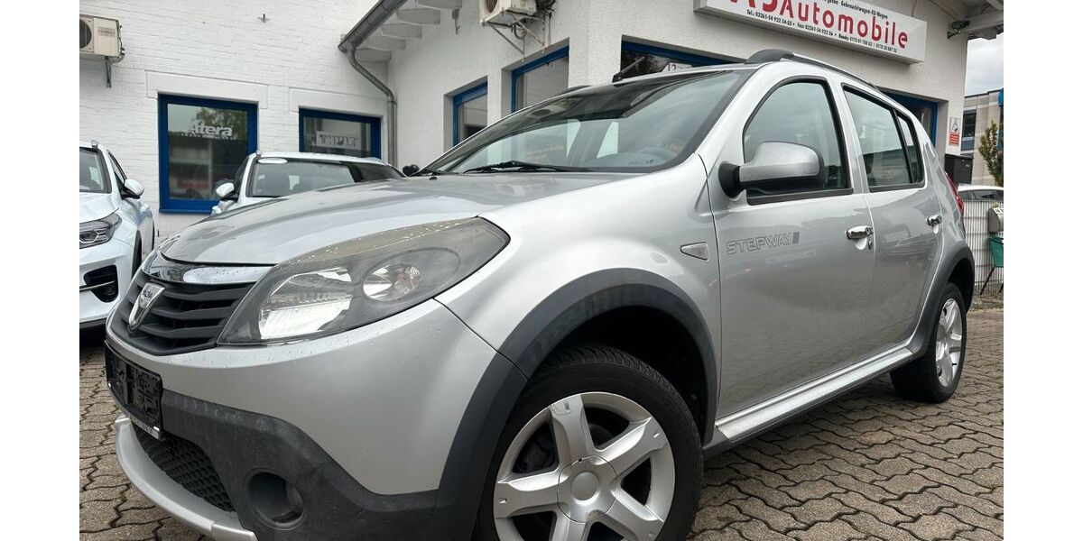 Dacia Sandero 137.000 km 3.449 &euro; Gummersbach (Zwischen Toom Markt und ATU) 51645