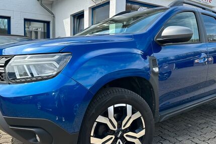 Dacia Duster 24.000 km 17.949 &euro; Gummersbach (Zwischen Toom Markt und ATU) 51645