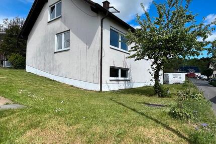 Haus Reichshof - 7 Zimmer, 190 m&sup2;, 1.525&euro; | Angebot:26434486