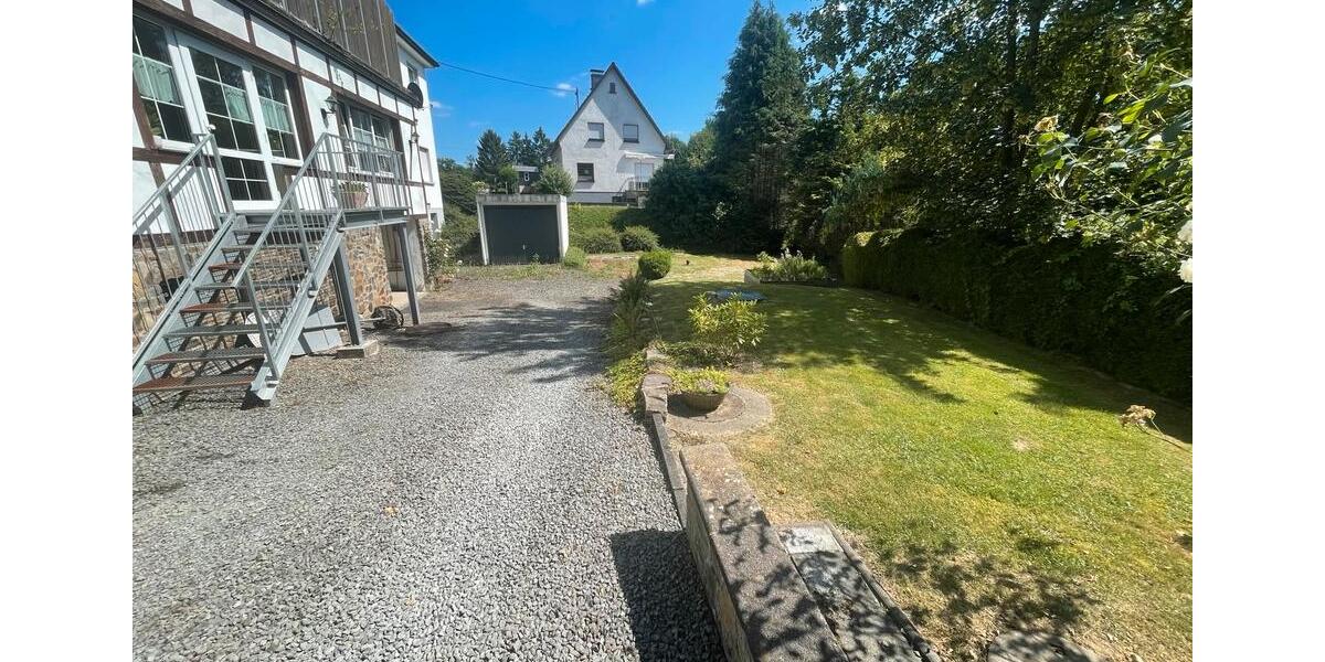 Doppelhaushälfte Reichshof - 9 Zimmer, 320 m&sup2;, 400.000&euro; | Angebot:27030689