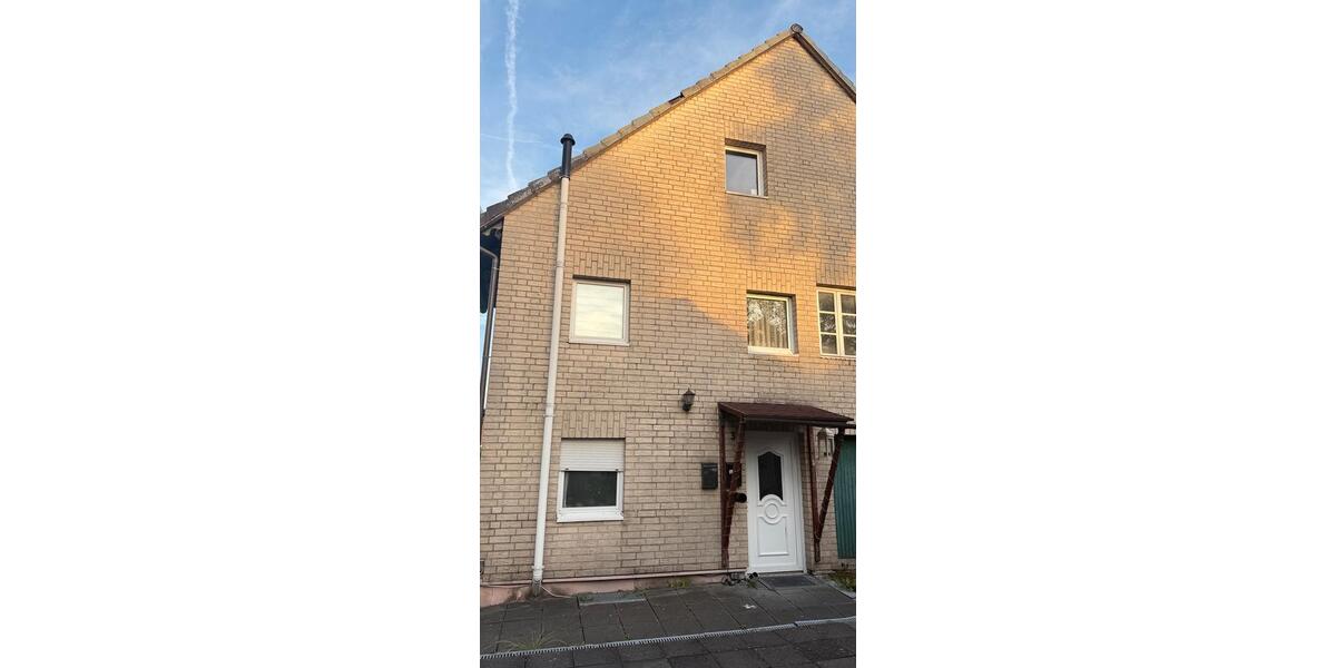 Einfamilienhaus Gummersbach Berstig Süd - 3 Zimmer, 100 m&sup2;, 180.000&euro; | Angebot:26985468