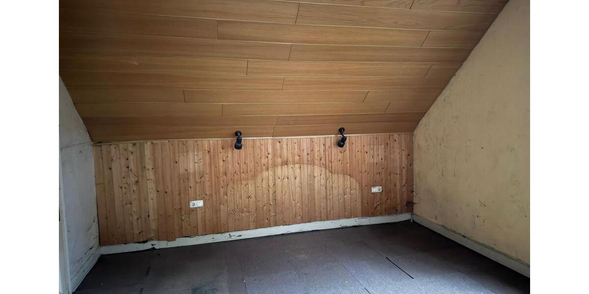 Doppelhaushälfte Altena - 10 Zimmer, 169 m&sup2;, 149.000&euro; | Angebot:23760283