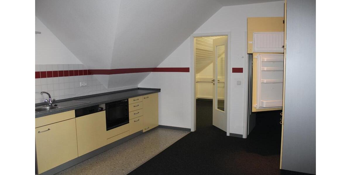 Dachgeschoßwohnung Hagen Hagen-Nord - 4 Zimmer, 130 m&sup2;, 700&euro; | Angebot:25618079