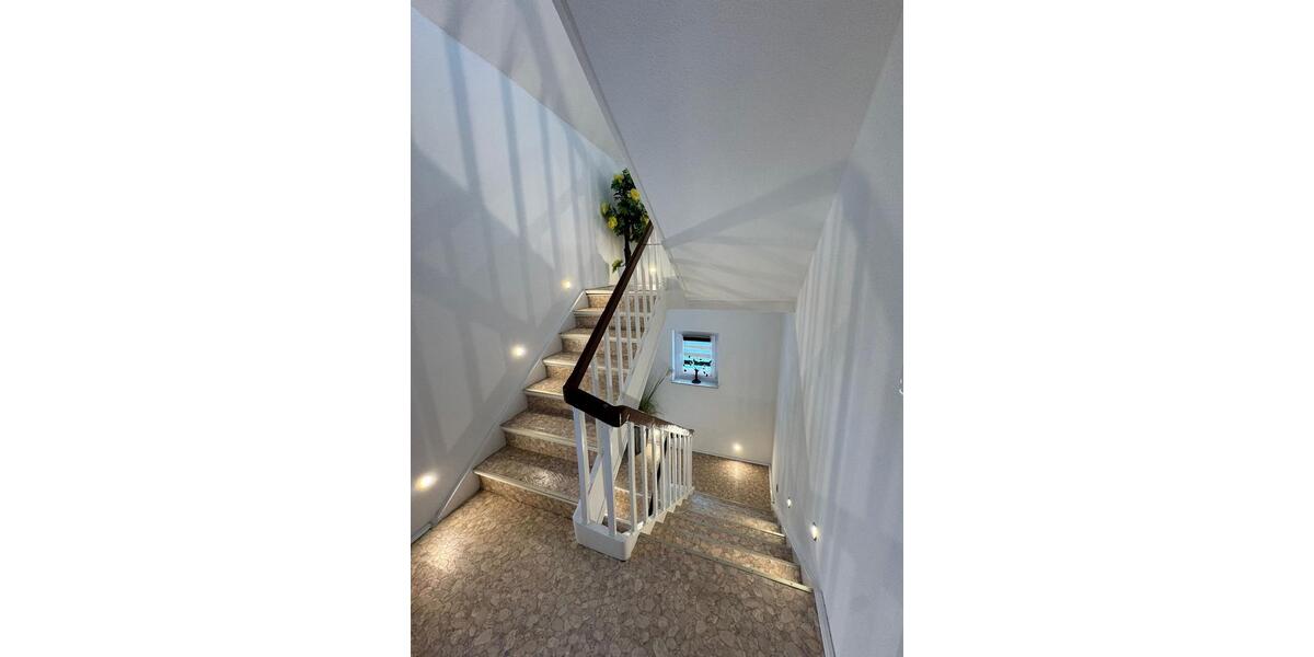 Doppelhaushälfte Finnentrop - 8 Zimmer, 180 m&sup2;, 350.000&euro; | Angebot:26611882