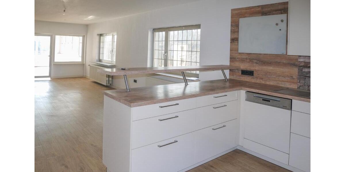 Etagenwohnung Engelskirchen - 5 Zimmer, 200 m&sup2;, 1.850&euro; | Angebot:25871611