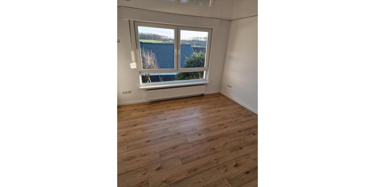 Doppelhaushälfte Reichshof - 4 Zimmer, 125 m&sup2;, 1.500&euro; | Angebot:25894109