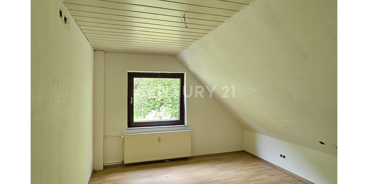 Attraktive Kapitalanlage mit Potenzial: Mehrfamilienhaus mit 6 Eigentumswohnungen & Garagen in Hemer - Mehrfamilienhaus, Wohnhaus Hemer | Angebot:27469088