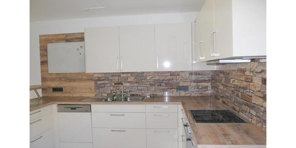 Etagenwohnung Engelskirchen - 5 Zimmer, 200 m&sup2;, 1.850&euro; | Angebot:25871611