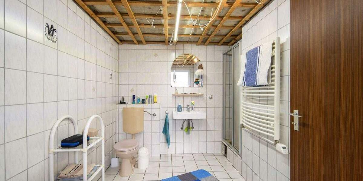 Mehrfamilienhaus, Wohnhaus Finnentrop Hülschotten - 8 Zimmer, 176 m&sup2;, 389.000&euro; | Angebot:25800581