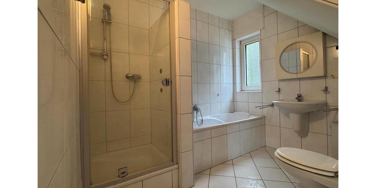 Etagenwohnung Iserlohn - 3 Zimmer, 135 m&sup2;, 1.100&euro; | Angebot:26025030