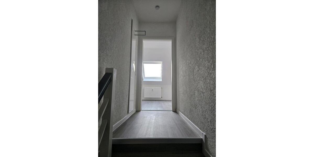 Dachgeschoßwohnung Hagen Hagen-Mitte - 1.5 Zimmer, 70 m&sup2;, 550&euro; | Angebot:26432456