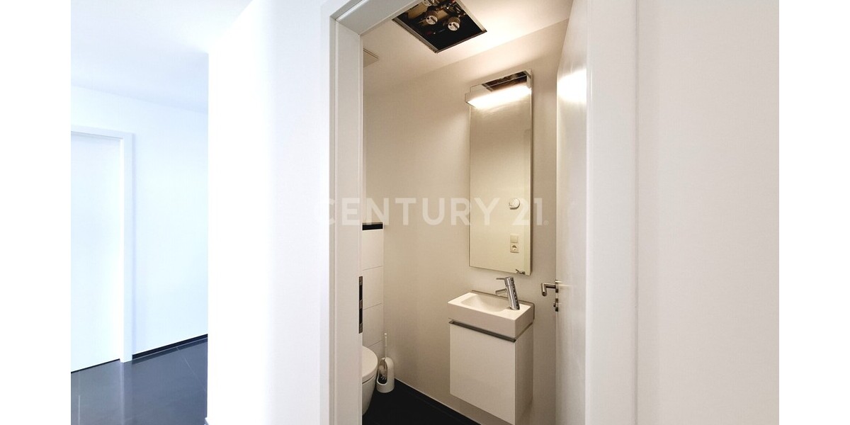 Exklusive, vollständig sanierte Wohnung mit großzügigem Raumgefühl und drei Balkonen - Etagenwohnung Hagen-Emst Emst | Angebot:23150345